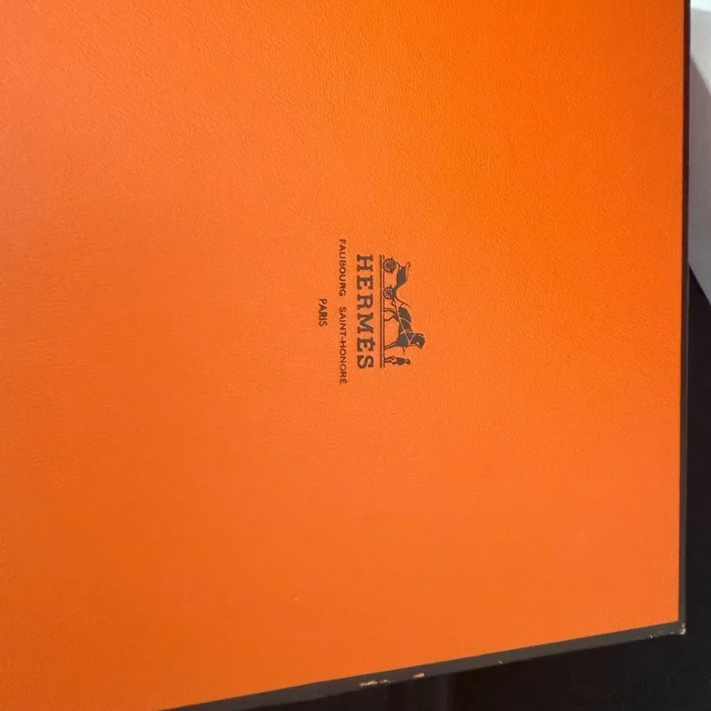 Used in great condition Hermès Baby Shoes with Box & dustbag